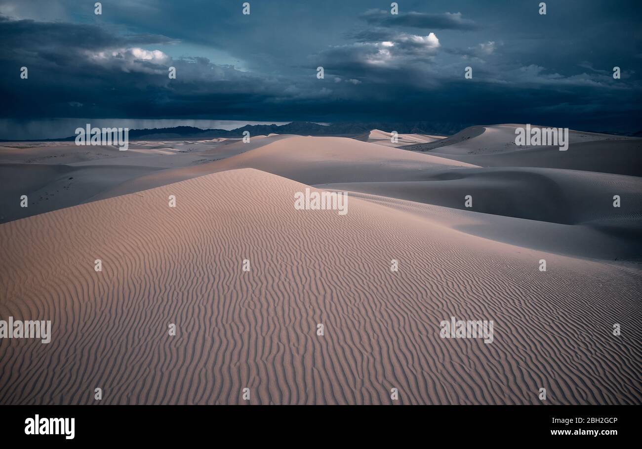 USA, Californie, photographie aérienne de bas niveau de Cadix Dunes couvert de vents Banque D'Images
