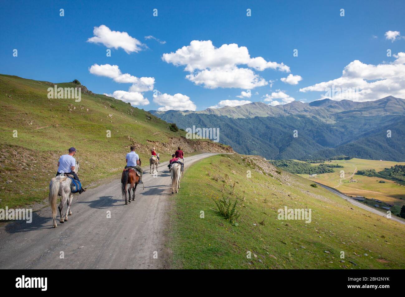 Équitation dans Tusheti, Géorgie Banque D'Images