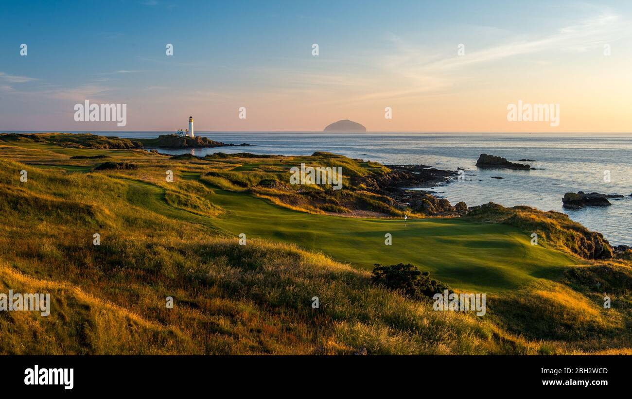 *STOCK IMAGES POUR ÉDITORIAL SEULEMENT* prises en juillet 2018 Turnberry, Ecosse, Royaume-Uni. 21 avril 2020. Photo : Trump Turnberry Golf Resort, propriété de l'Organisation Trump depuis 2014, situé dans la petite ville de Turnberry, Ayrshire, sur la côte ouest de l'Écosse. Depuis que Donald J Trump est devenu le président américain, il a transmis la propriété de ce recours à son fils, Eric Trump. Banque D'Images