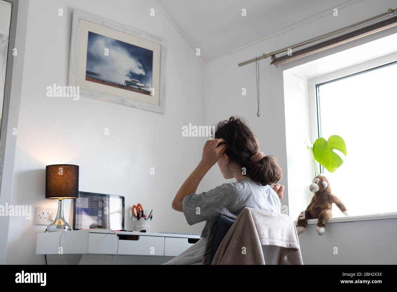 la scolarisation à domicile dans une chambre au Royaume-Uni pendant la fermeture des écoles en raison de la pandémie de coronavirus en 2020 Banque D'Images