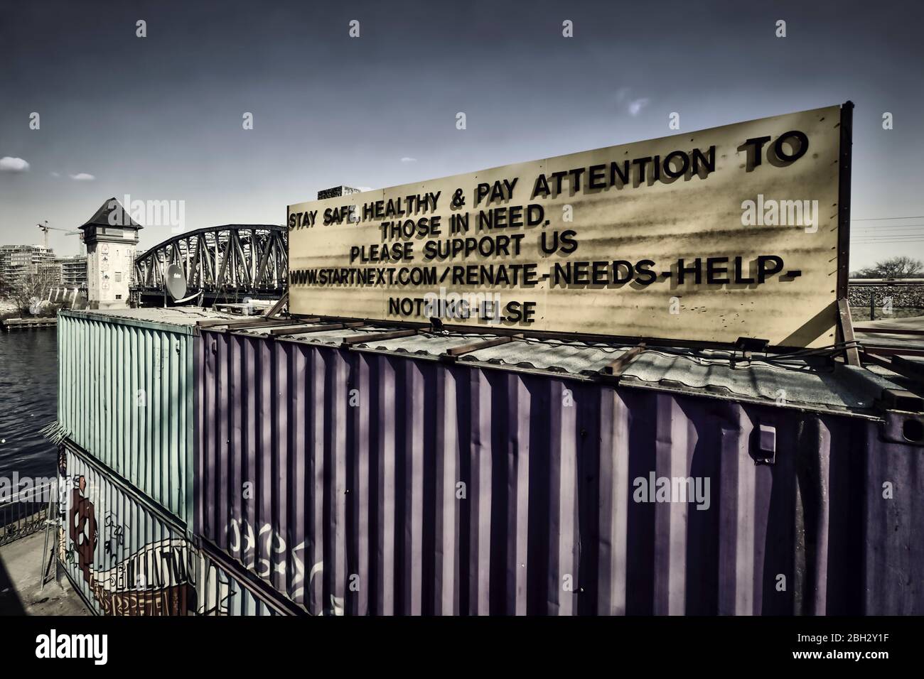 Sinon, OpenAir-Club & Biergarten, fermé pendant les crises de Corona. Signer pour le projet de financement participatif pour le Renate & Else Club Banque D'Images