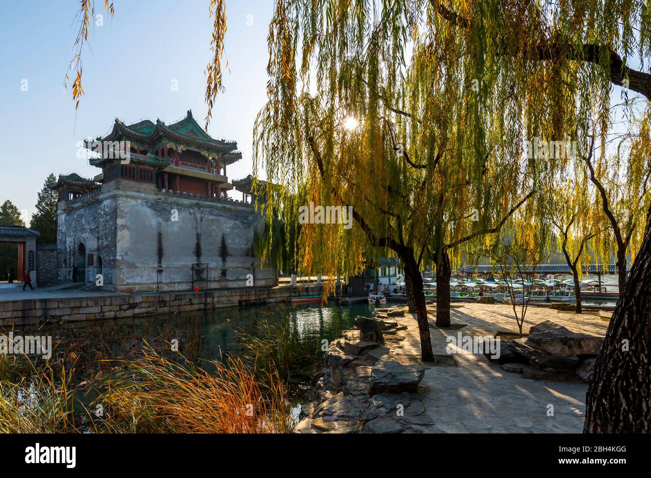 Vue sur le lac Kunming et le Palais d'été, Beijing, République populaire de Chine, Asie Banque D'Images