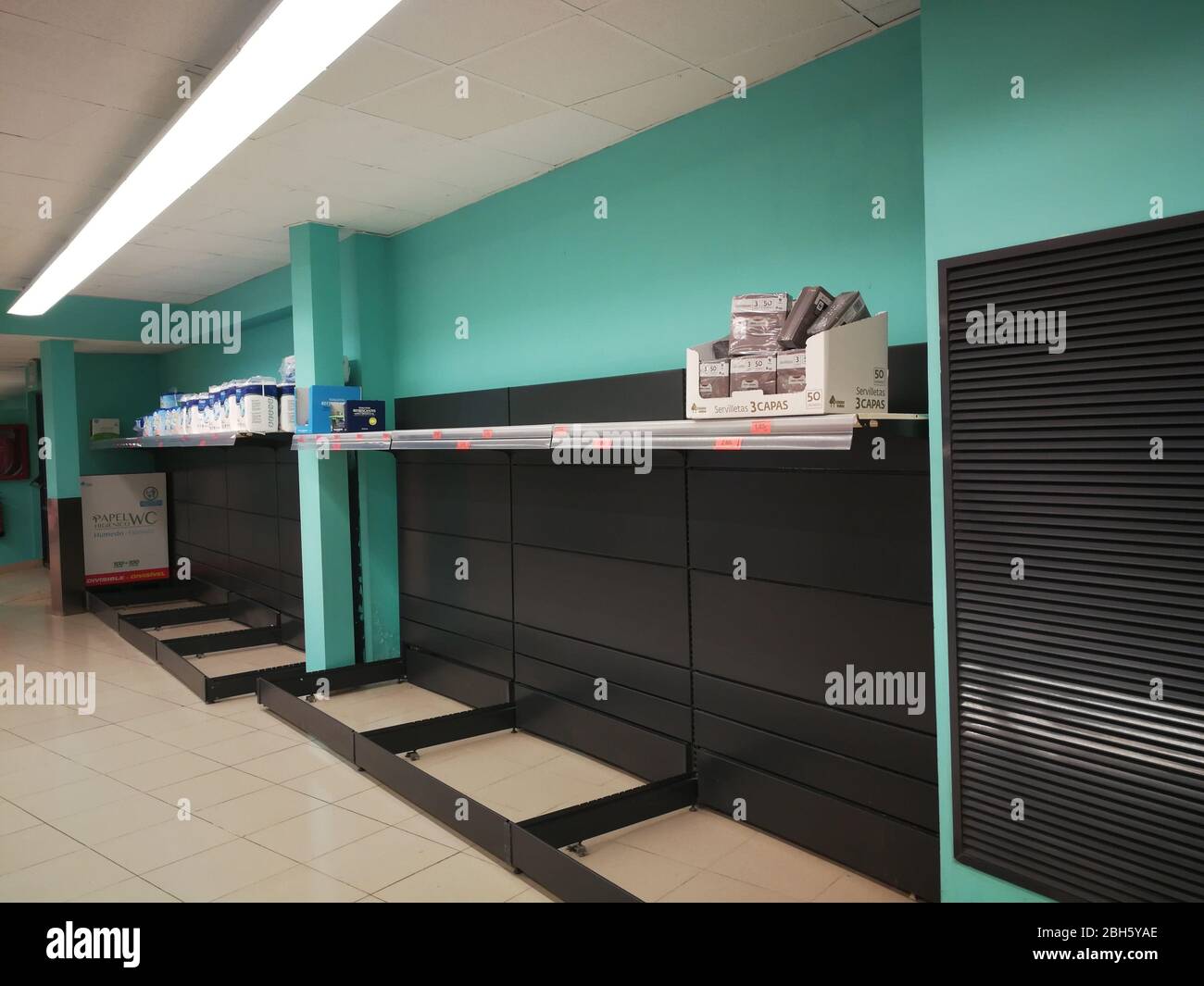 Rues vides du centre-ville de Valence, Espagne en raison du verrouillage du coronavirus Banque D'Images