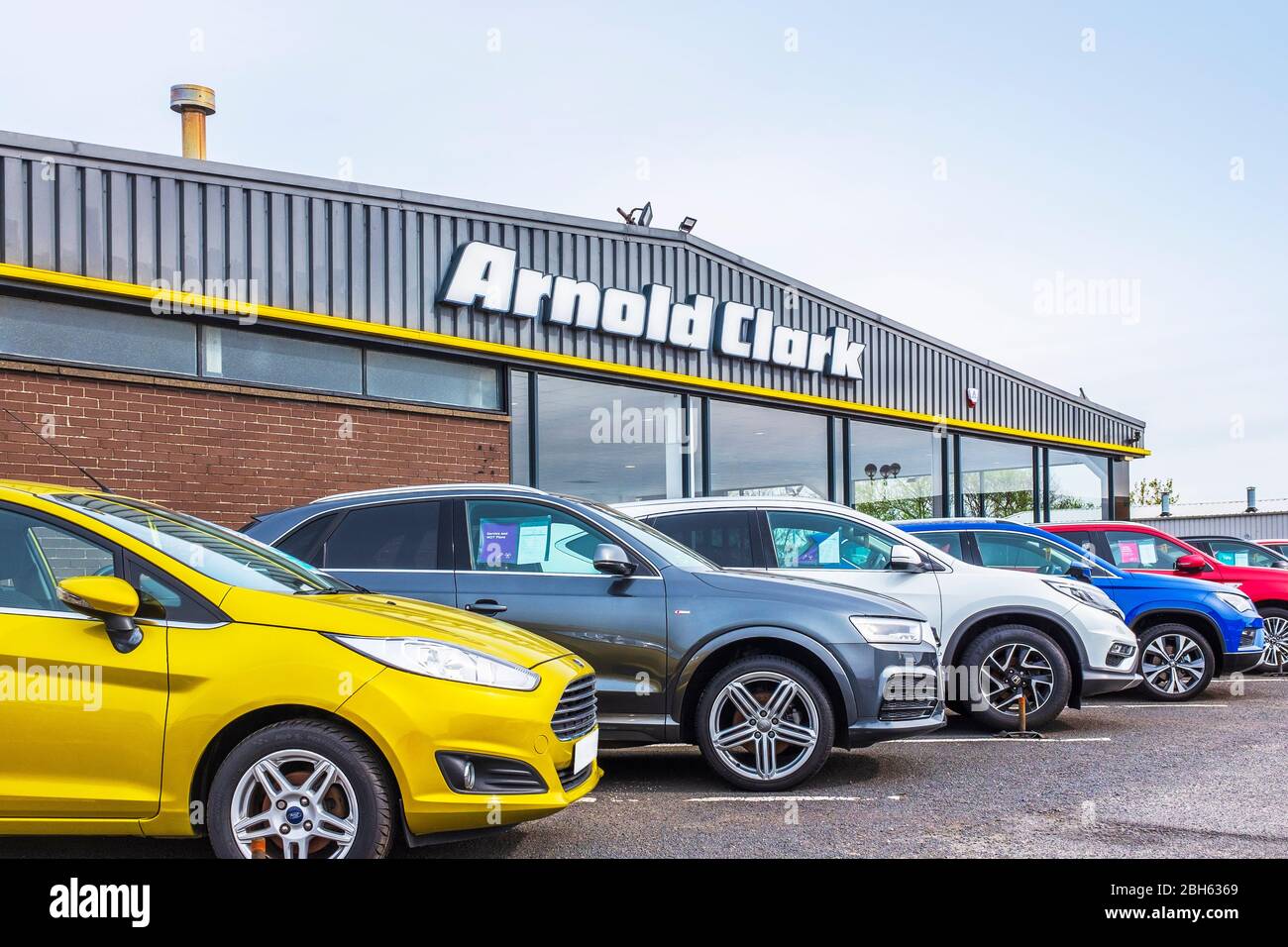 Arnold Clark concessionnaire de voitures piste avec une sélection de voitures d'occasion en vente sur présentation, Irvine, Ayrshire, Écosse, Royaume-Uni Banque D'Images