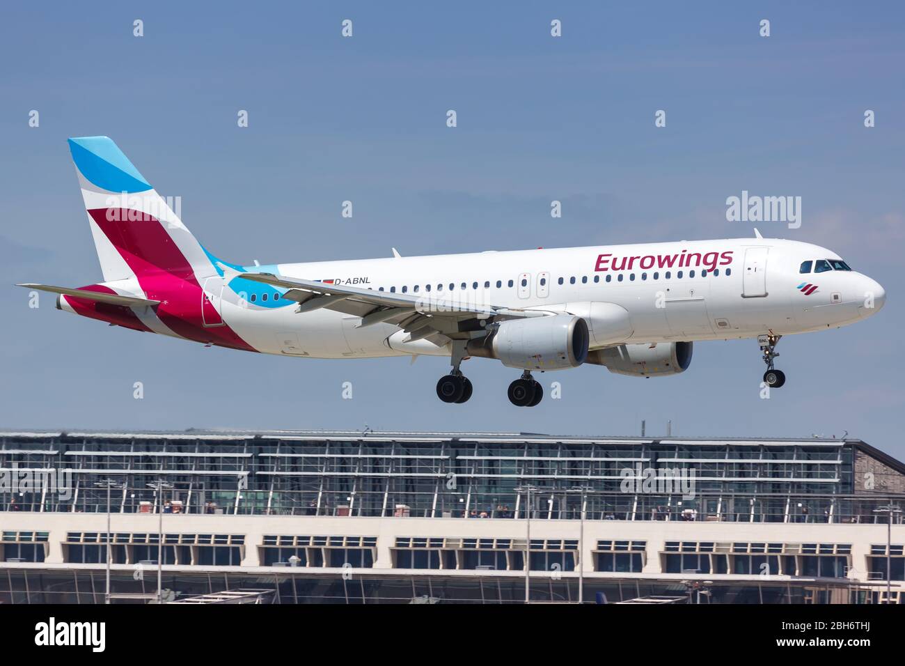 Stuttgart, Allemagne – 23 mai 2019 : avion Eurowings Airbus A 320 à l'aéroport de Stuttgart (STR) en Allemagne. Banque D'Images