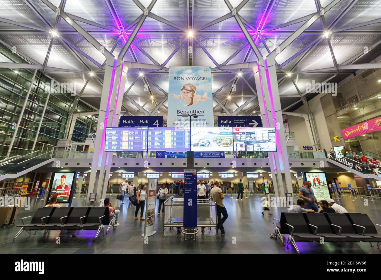 Mulhouse, France – 31 août 2019 : terminal de l'aéroport Bâle-Mulhouse  (EAP) en France Photo Stock - Alamy