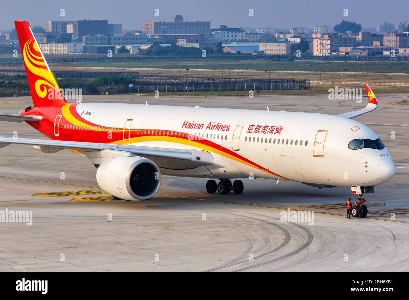 Pékin, Chine – 2 octobre 2019 : avion Airbus A350-900 de Hainan Airlines à l'aéroport international de Beijing Capital (PEK) en Chine. Banque D'Images