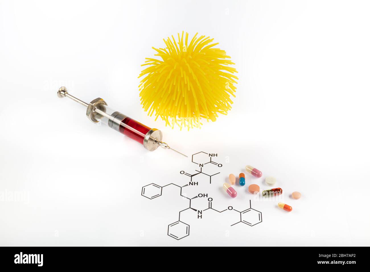 Molécule de lopinavir. Il s'agit d'un inhibiteur de protéase antirétrovirale, utilisé avec le ritonavir dans le traitement de l'infection par le VIH du virus de l'immunodéficience humaine et d'un Banque D'Images