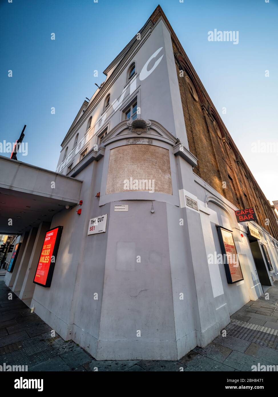 L'extérieur du théâtre Old Vic dans le Cut Waterloo, établi en 1813, était le théâtre national jusqu'à ce que la South Bank ouvre maintenant un théâtre de répertoire Banque D'Images