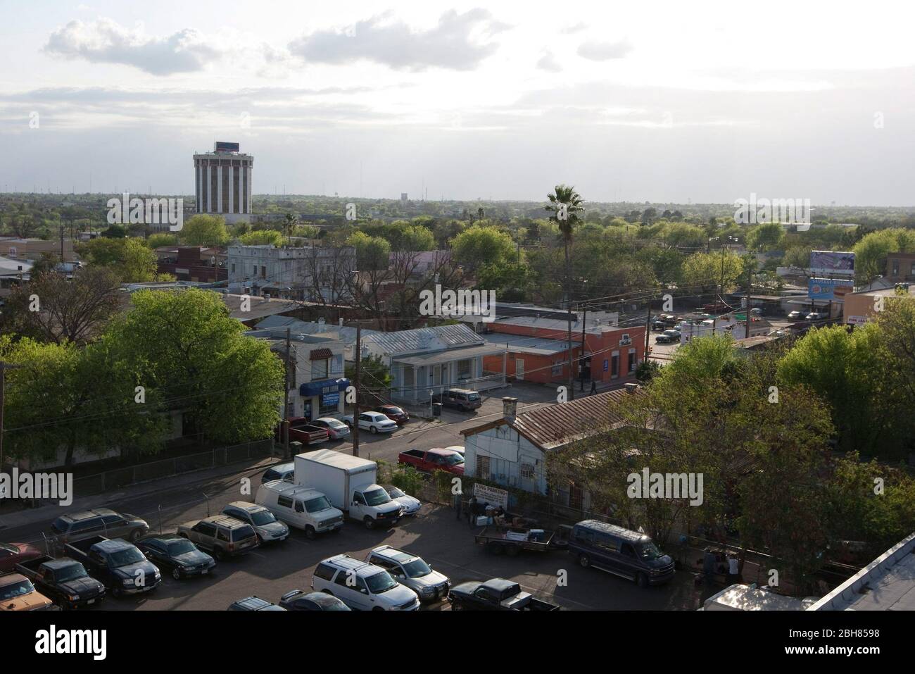 Laredo Texas Etats-Unis, 16 décembre 2010: Aperçu du centre-ville de Laredo, une ville sur la frontière des Etats-Unis avec le Mexique. La ville sœur Nuevo Laredo se trouve juste en face du fleuve Rio Grande. ©Bob Daemmrich Banque D'Images