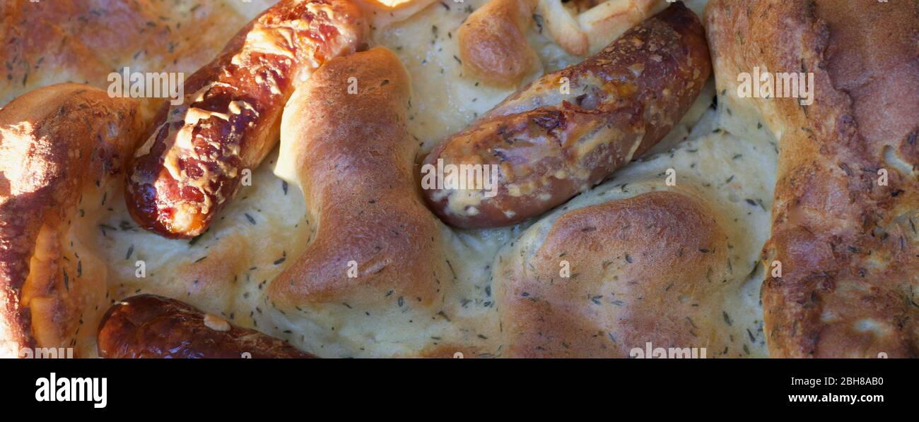 Un plat anglais traditionnel de toad-in-the-HOLD Banque D'Images