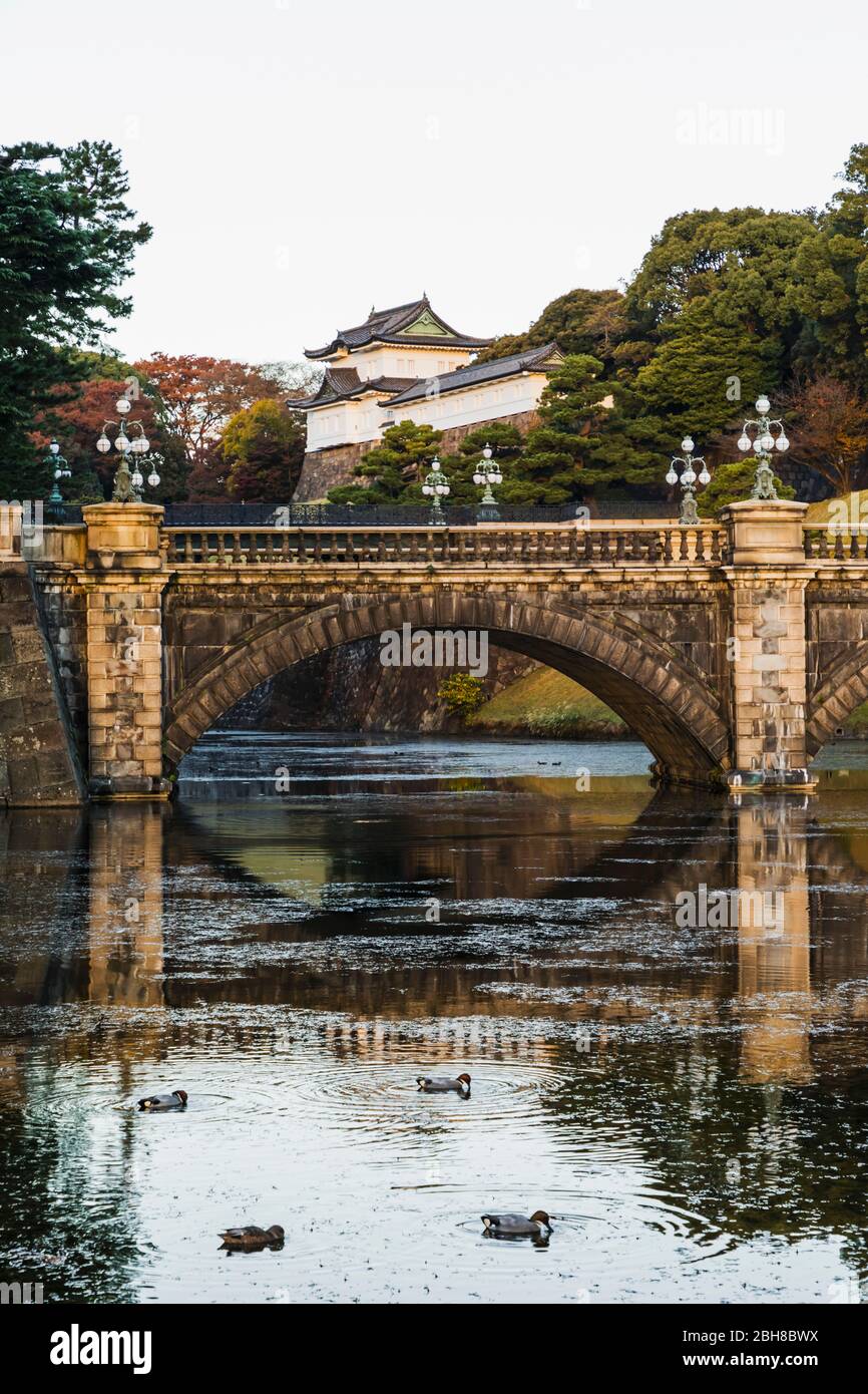 Le Japon, Honshu, Tokyo, Palais Impérial, le pont Nijubashi Banque D'Images