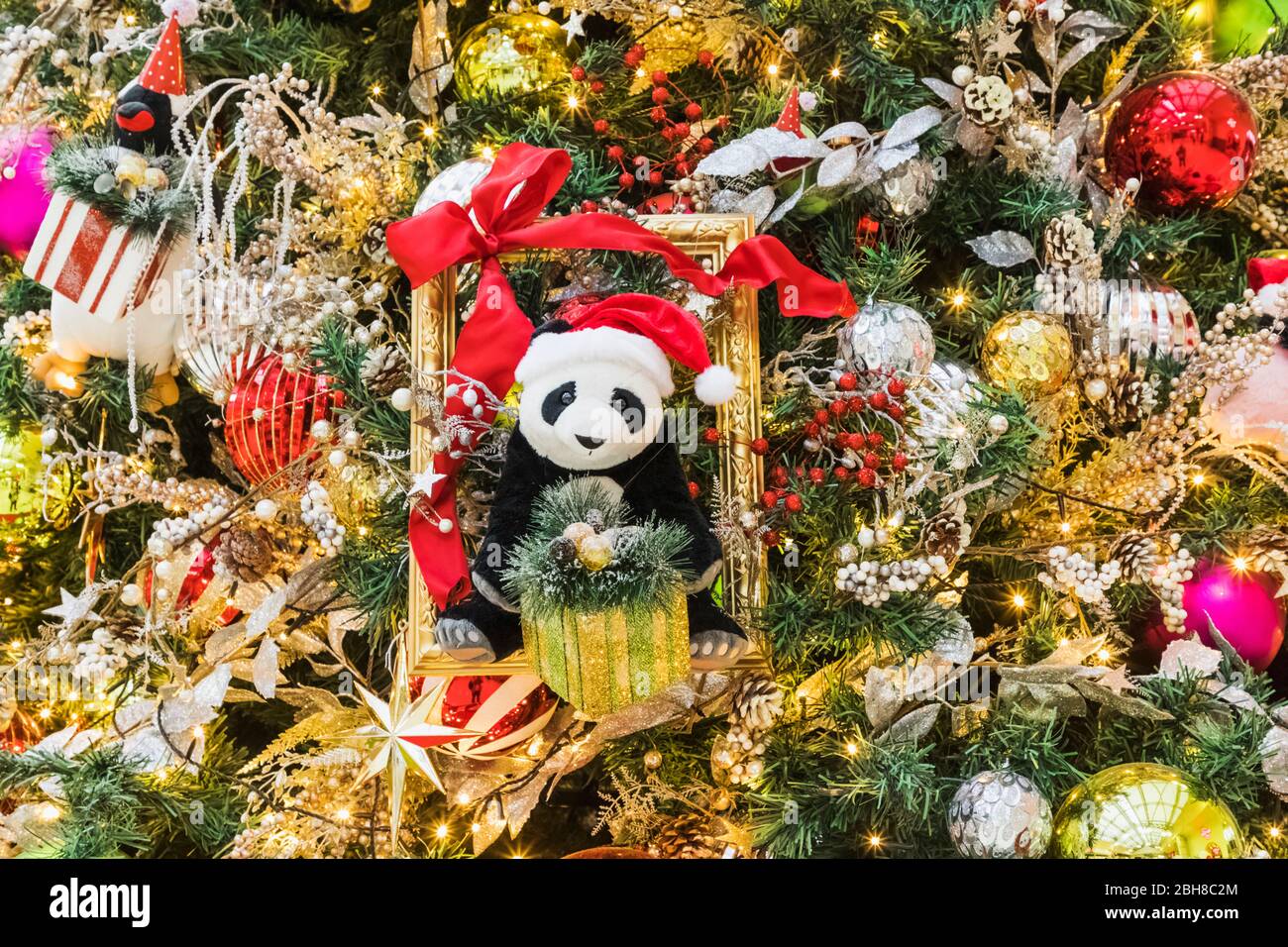 Le Japon, Honshu, Tokyo, de décorations de Noël avec Panda Banque D'Images