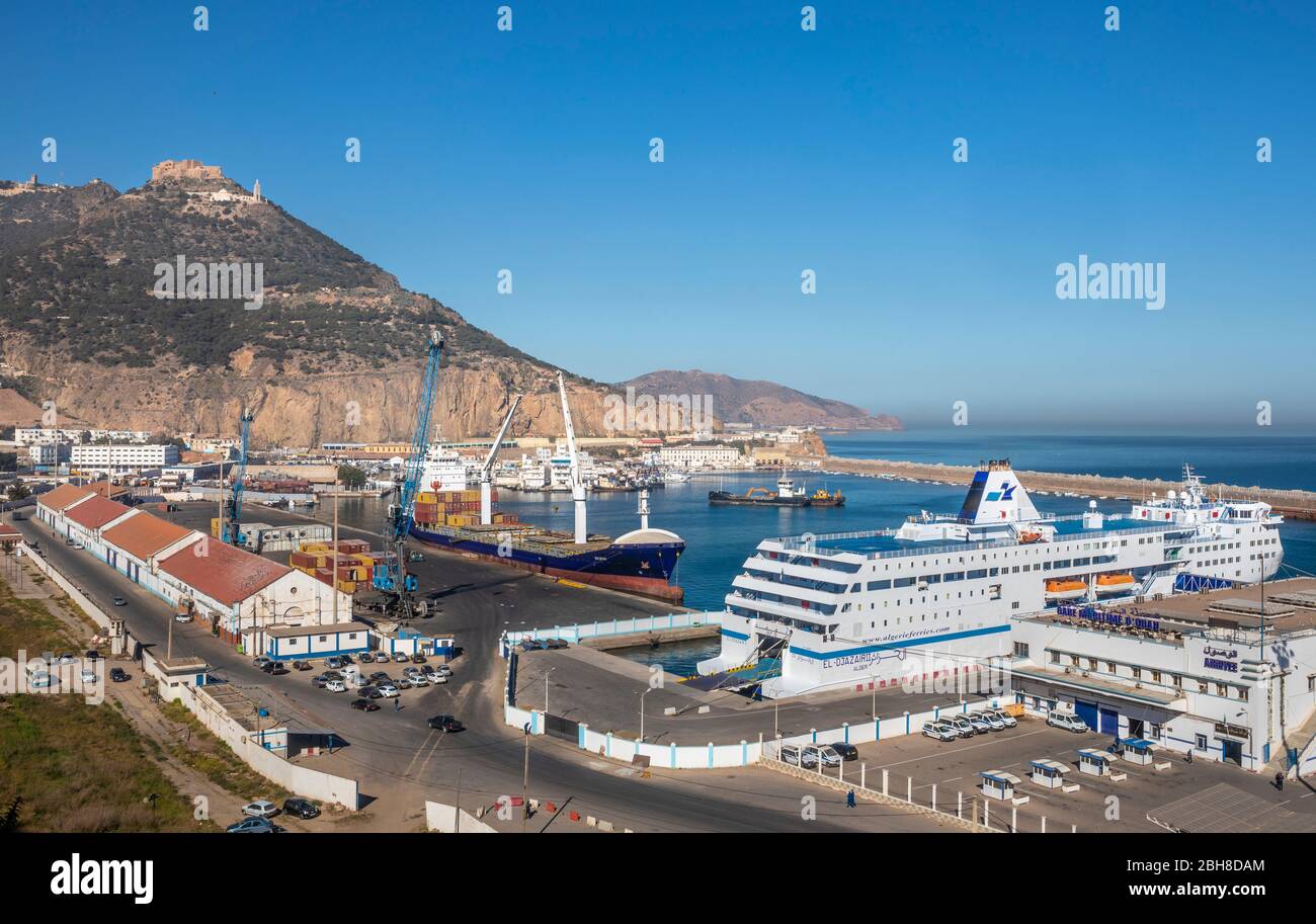 Argelia, la ville d'Oran, le port, le port HHE, la forteresse de Santa cruz Banque D'Images