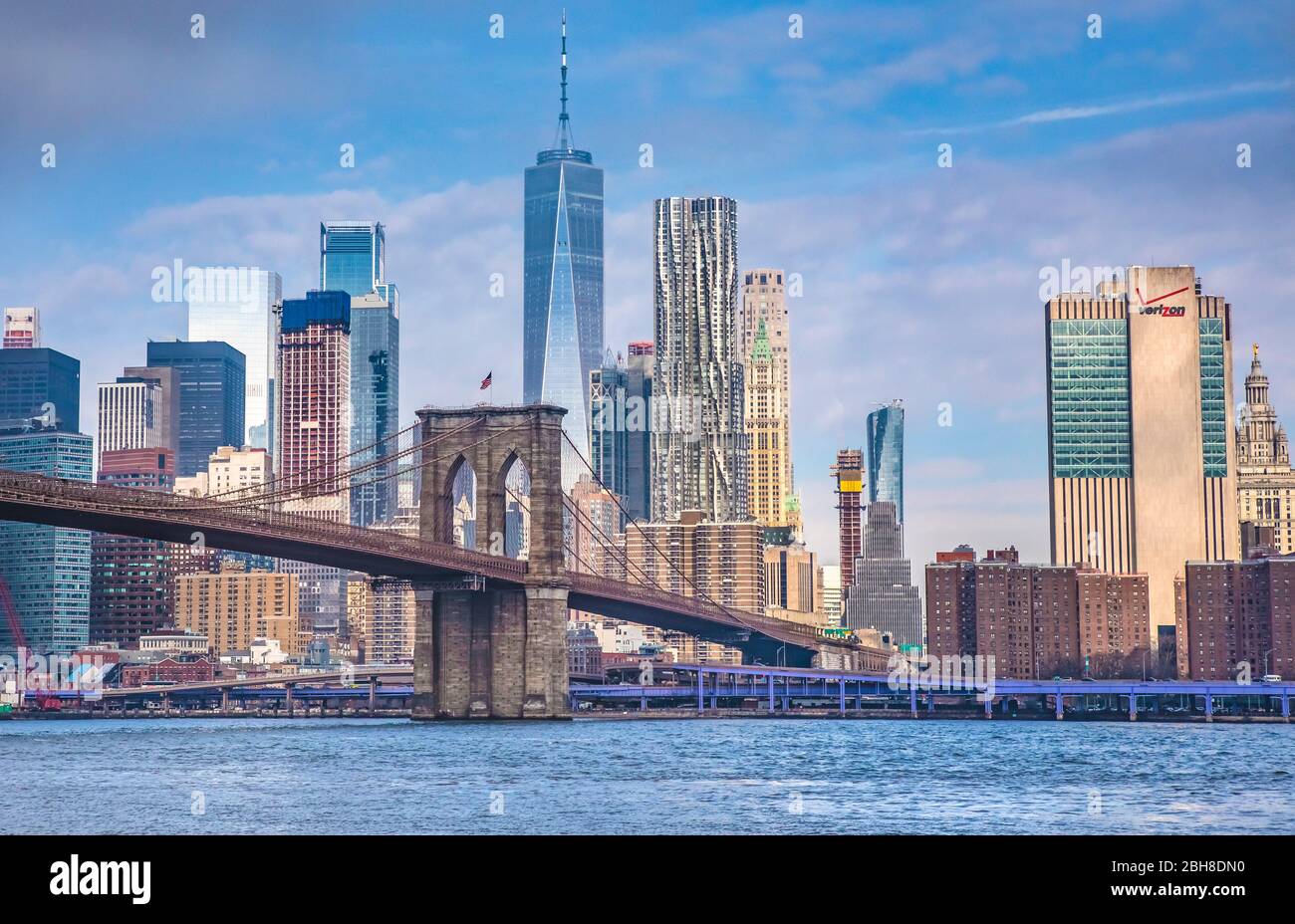 USA, New York City, Manhattan, au centre-ville, pont de Brooklyn, le World Trade Centre, Banque D'Images