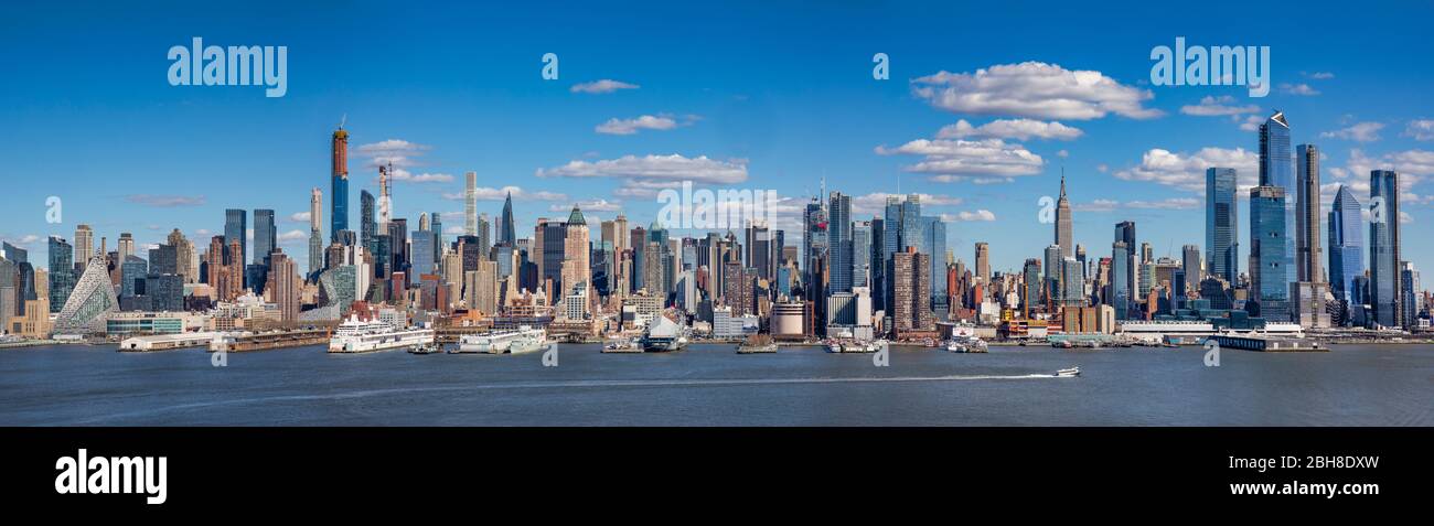 États-Unis, New York City, Midtown Manhattan Skyline, Hudson River Banque D'Images