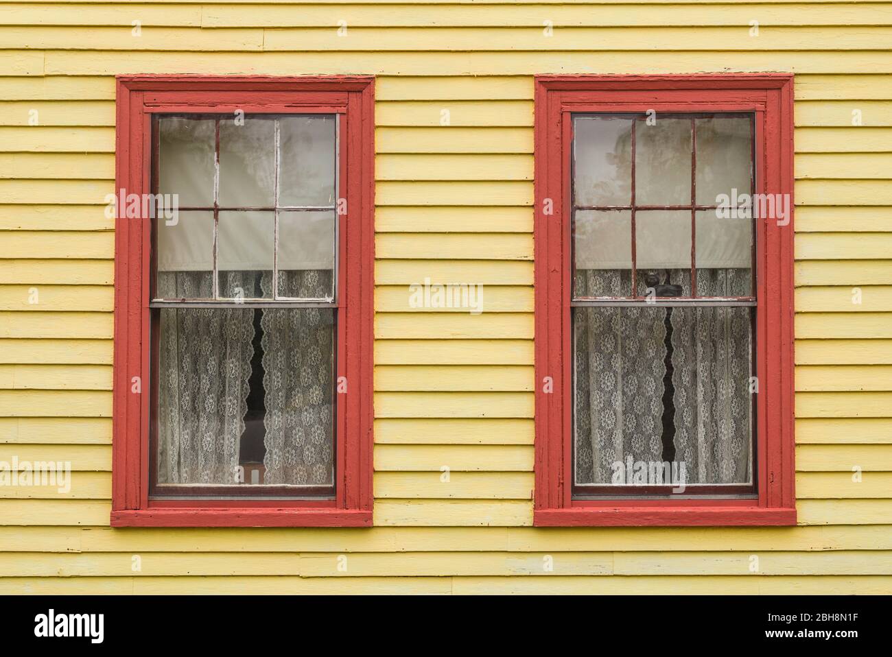 USA, Maine, Eastport, détails maison jaune Banque D'Images