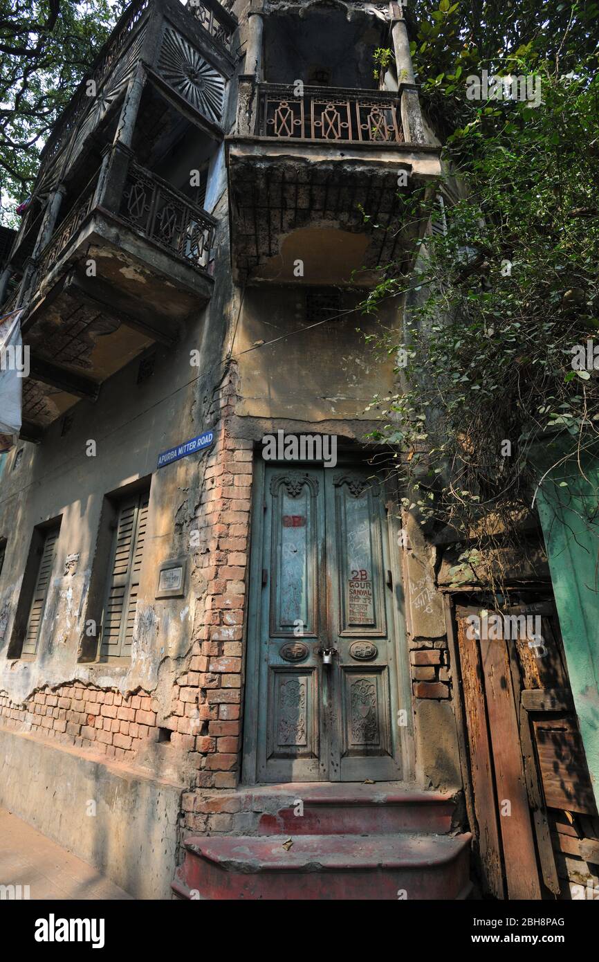 Bâtiment en ruine à Kali Ghat, Kolkata, Bengale-Occidental, Inde, Asie Banque D'Images