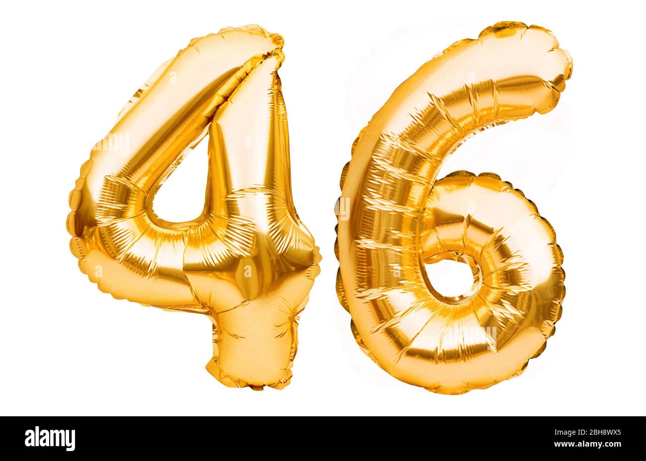 Numéro 46 quarante six en ballons gonflables dorés isolés sur blanc. Ballons d'hélium, numéros de feuilles d'or. Décoration de fête, signe anniversaire pour Banque D'Images