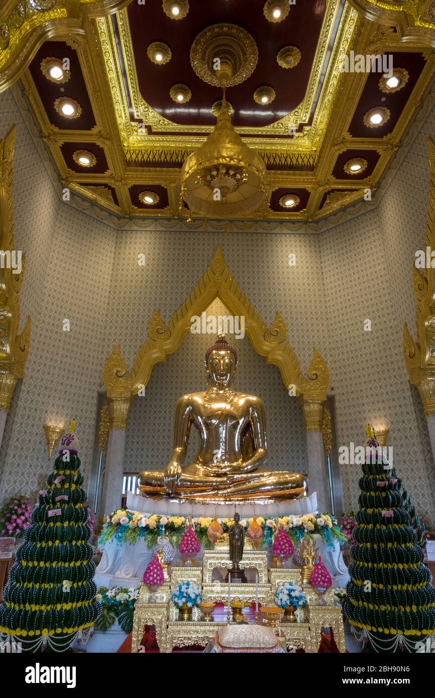 Bouddha d'or dans le temple de Wat Traimit Banque D'Images