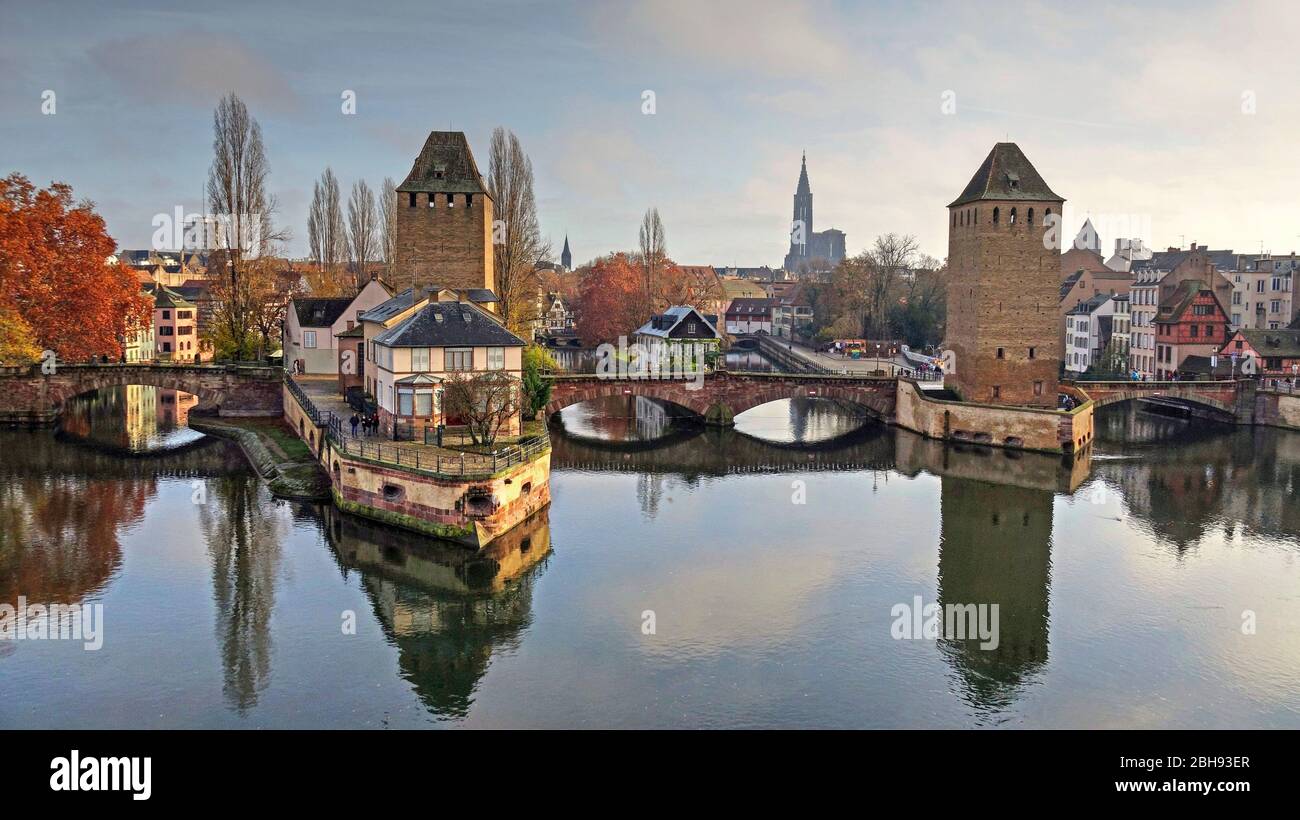 Rivière Ill avec les étangs Couverts, petite France, Strasbourg, Alsace, France Banque D'Images