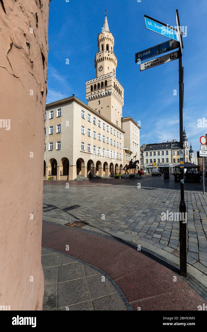 Europe, Pologne, Opole Voivodeship, Opole - marché principal et hôtel de ville - l'un des plus anciens ensembles de ville en Pologne Banque D'Images