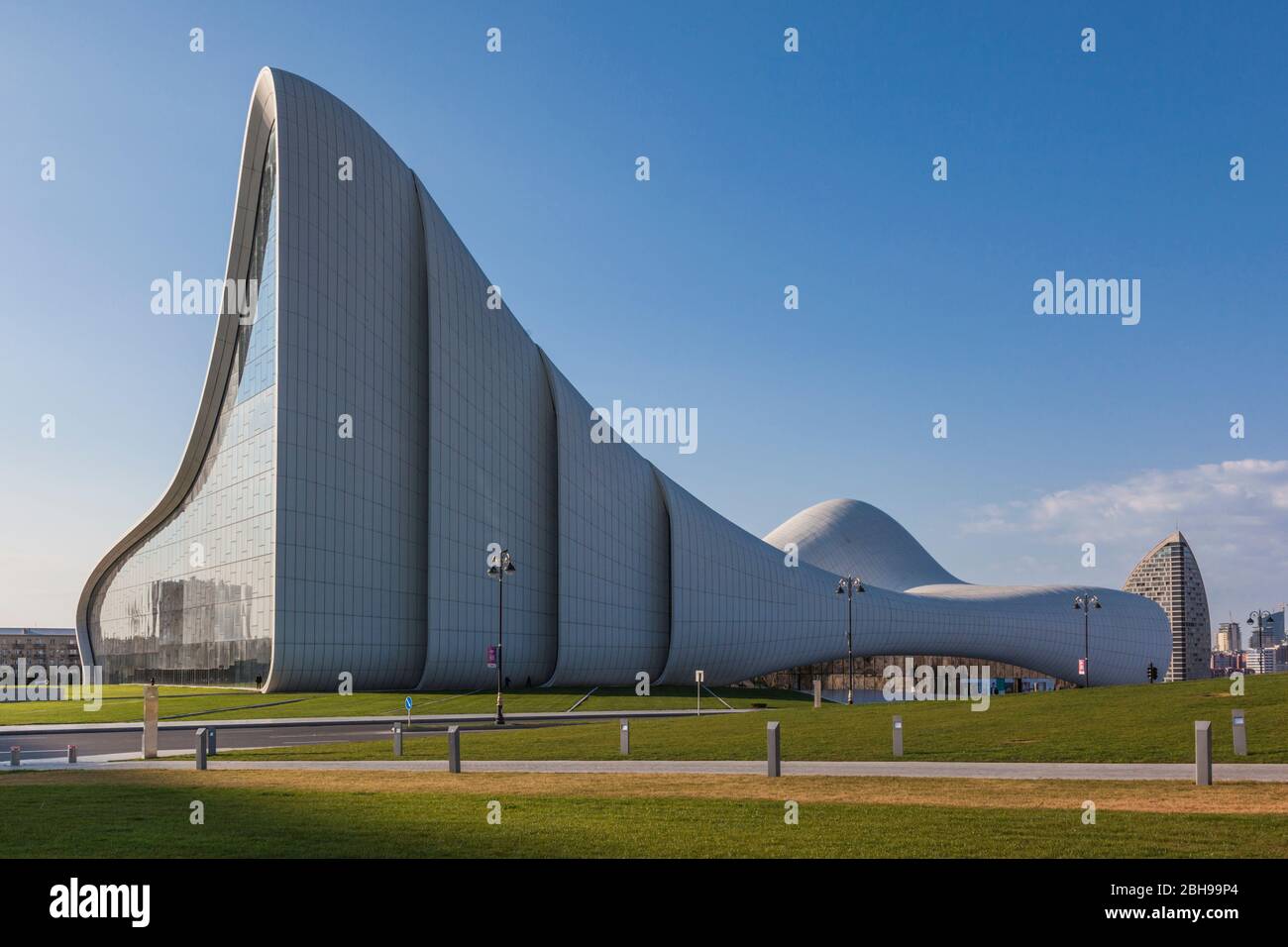 L'Azerbaïdjan, Bakou Heydar Aliyev, Centre Culturel, bâtiment conçu par Zaha Hadid, extérieur Banque D'Images