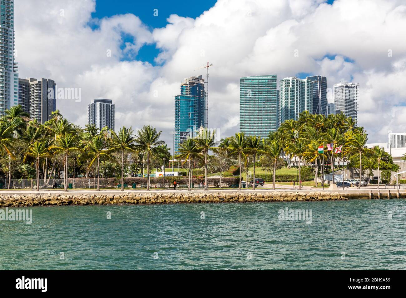 Bayfront Park avec Skyline, Miamarina, Biscayne Boulevard, Downtown, Miami, Miami Dade County, Floride, États-Unis, Amérique du Nord Banque D'Images