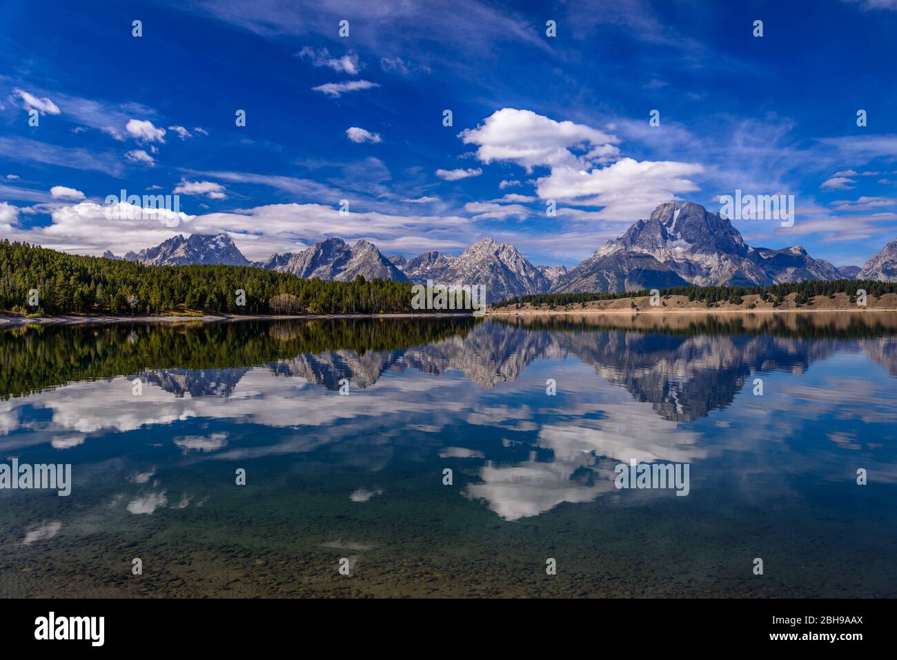 États-Unis, Wyoming, Grand Teton National Park, Moose, Jackson Lake mit Teton Range, Blick an der Teton Park Road nahe signal Mountain Lodge Banque D'Images