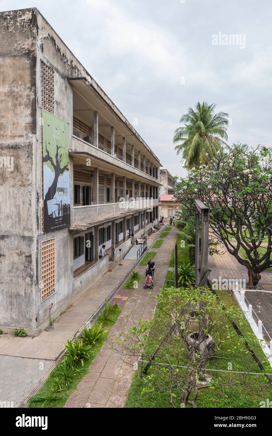 Cambodge, Phnom Penh, musée de Tuol Sleng du crime génocidaire prison Khmer Rouge, anciennement connu sous le nom de prison S-21, situé dans la région de old school, extérieur Banque D'Images