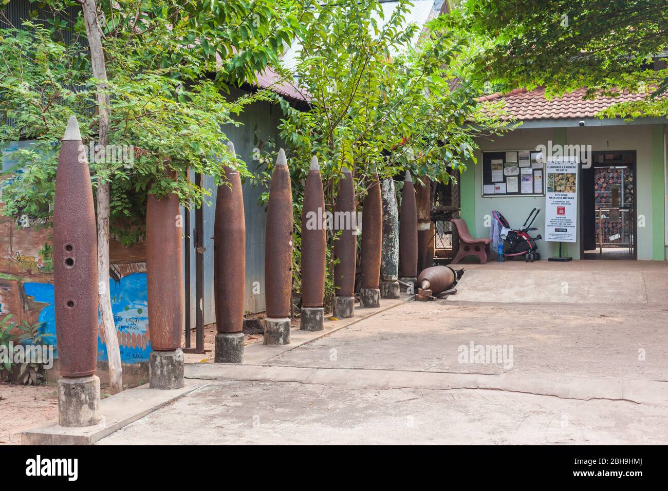 Cambodge, Siem Reap, Musée des mines terrestres, dirigé par des munitions non explosées orgaissées Banque D'Images