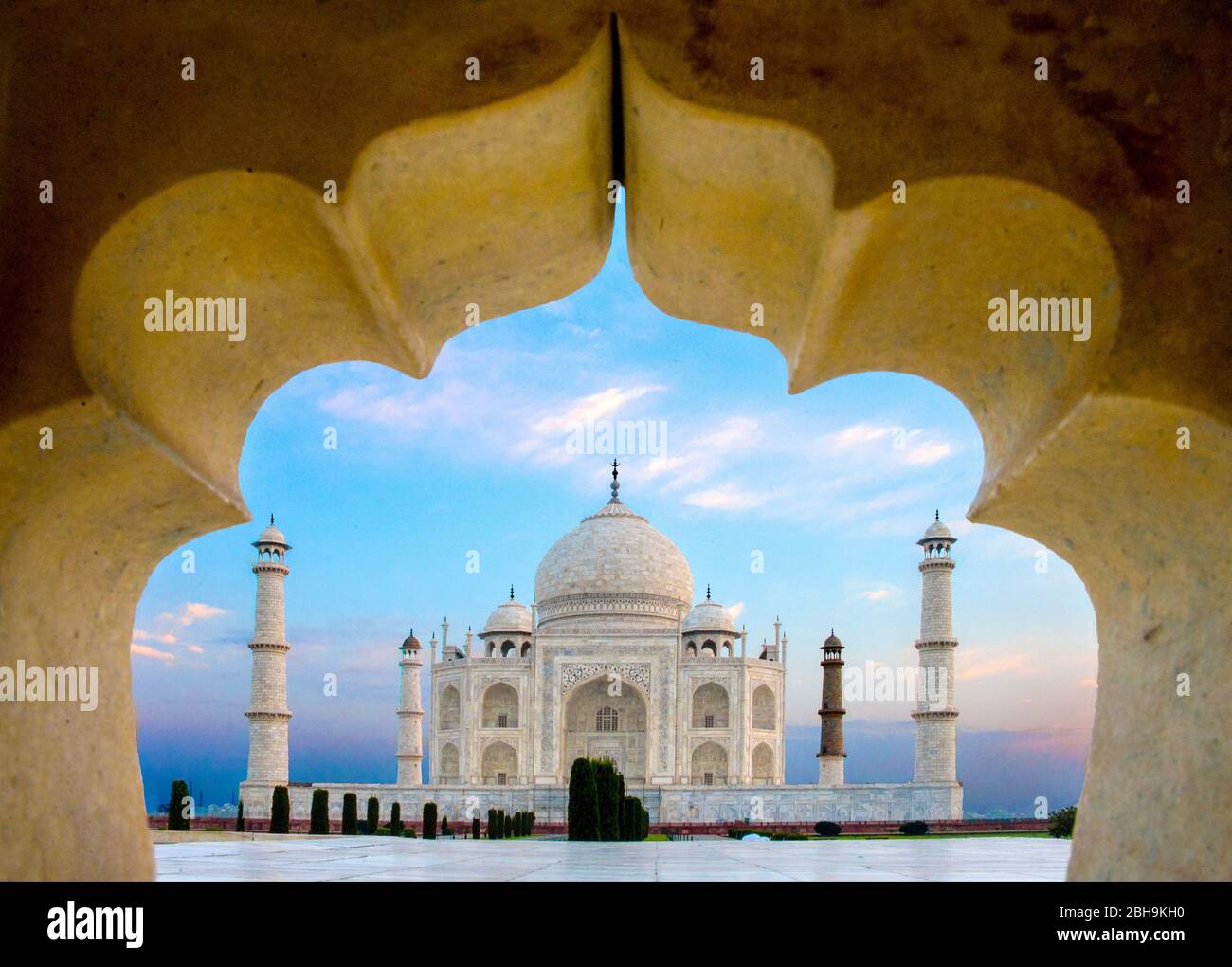 Vue extérieure du Taj Mahal, Agra, Uttar Pradesh, Inde Banque D'Images