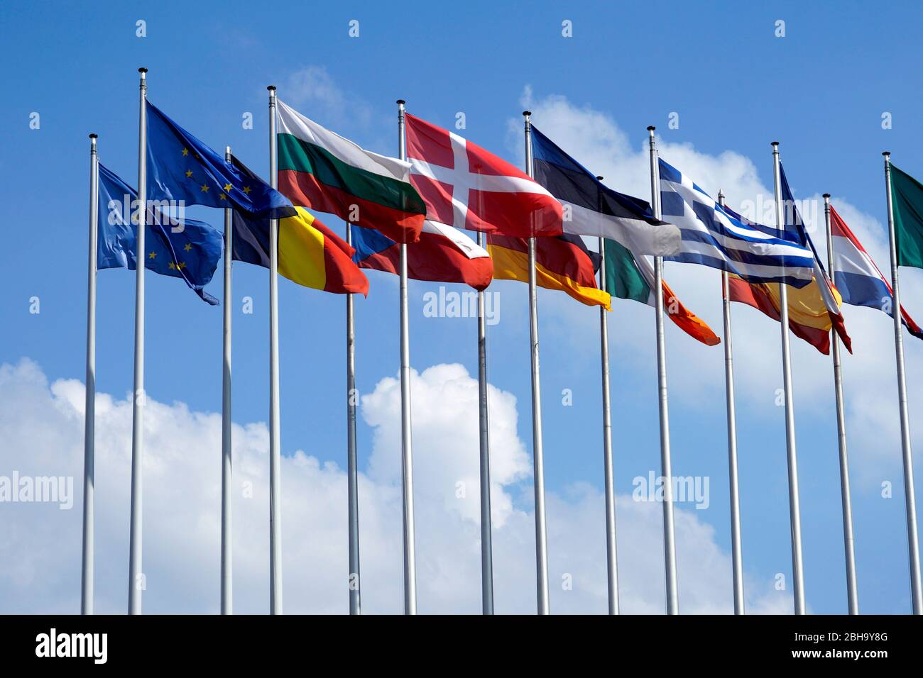 France, Alsace, Strasbourg, Parlement européen, drapeaux des Etats de l'UE Banque D'Images