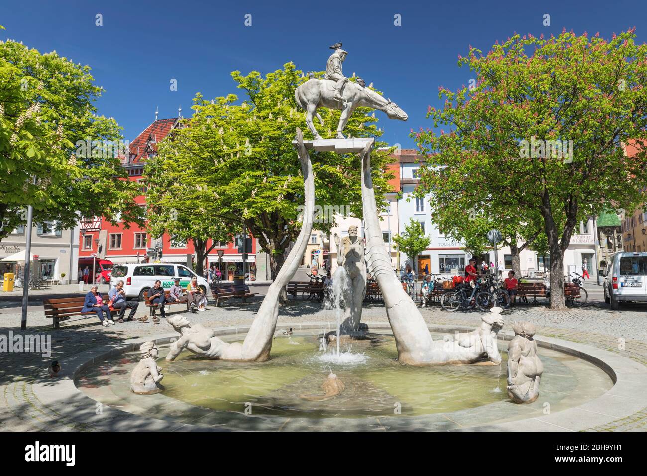 Bodenseereiter, fontaine de Peter Lenk, Überlingen, Lac de Constance, Bade-Wurtemberg, Allemagne Banque D'Images