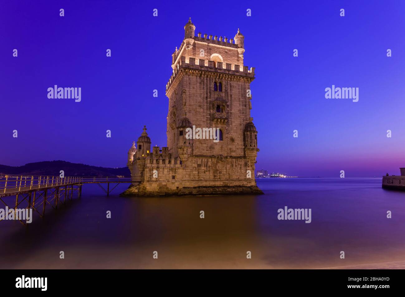 Tour Belem illuminée. Lisbonne, Portugal Banque D'Images