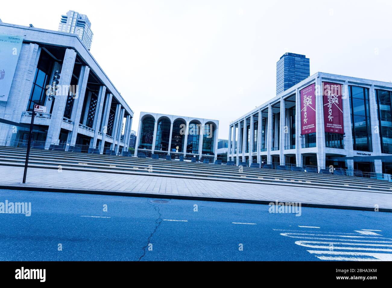 Lincoln Center New York City calme et vide pendant la vue panoramique de Covid19 pandémique Banque D'Images