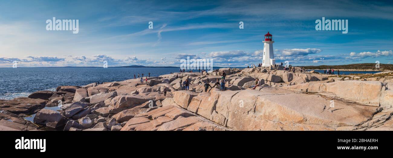 Le Canada, la Nouvelle-Écosse, Peggy's Cove, village de pêcheurs sur la côte Atlantique, le phare de Peggy's Cove Banque D'Images