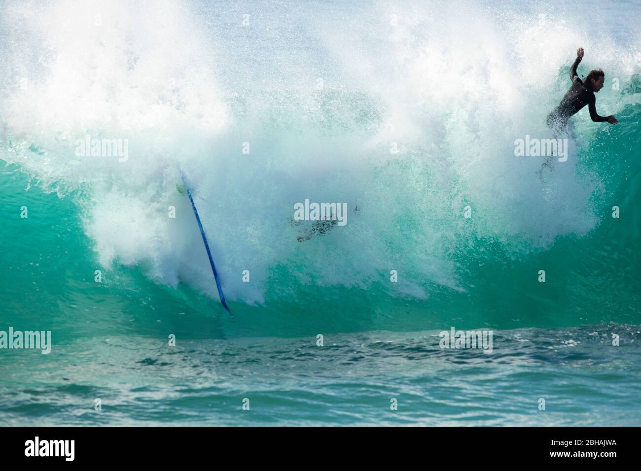 Surfeurs en mer, Huntington Beach, Californie, États-Unis Banque D'Images
