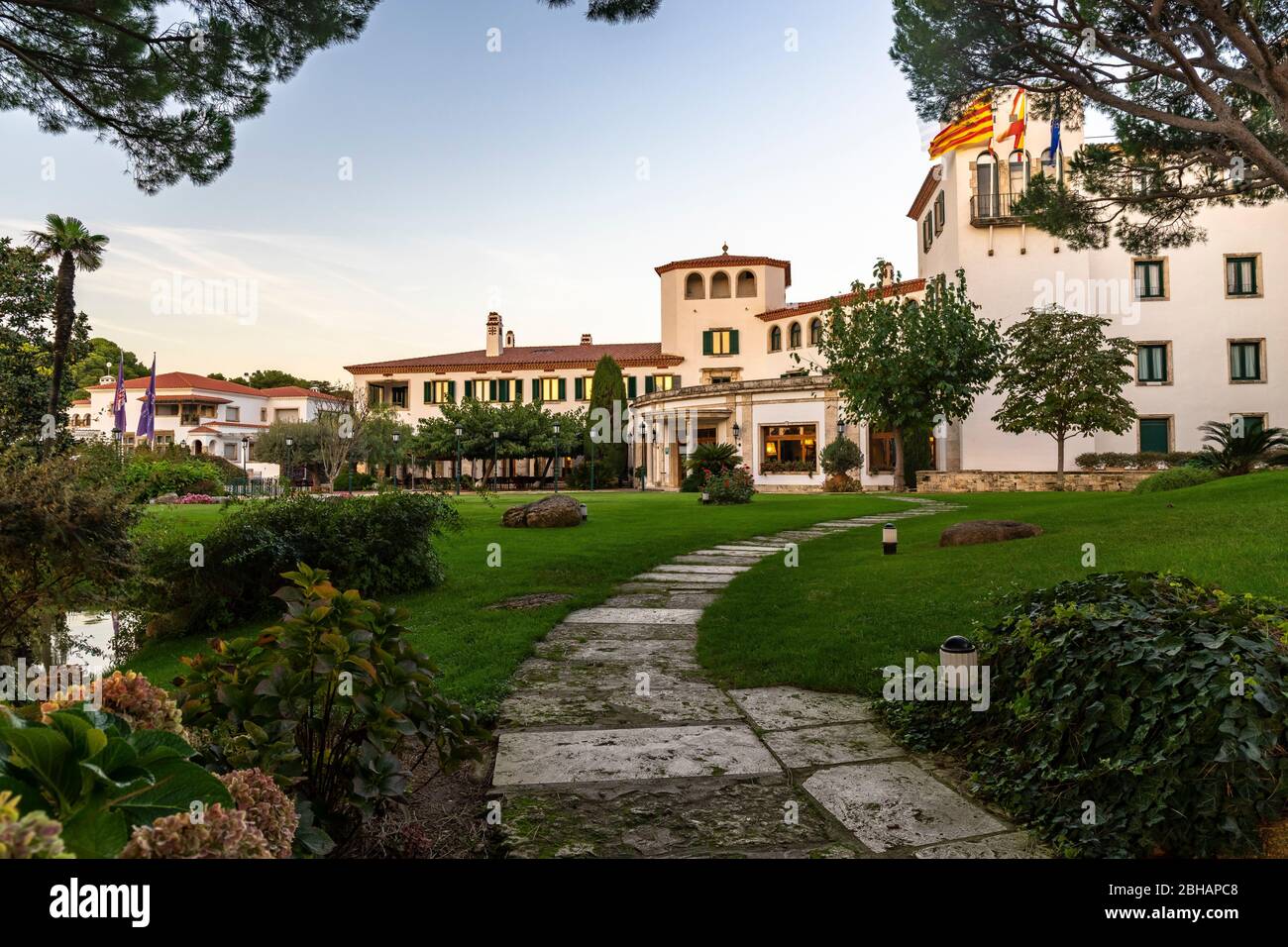 Europe, Espagne, Catalogne, Costa Brava, s'Agaró, surplombant le légendaire Hôtel Hostal de la Gavina Banque D'Images