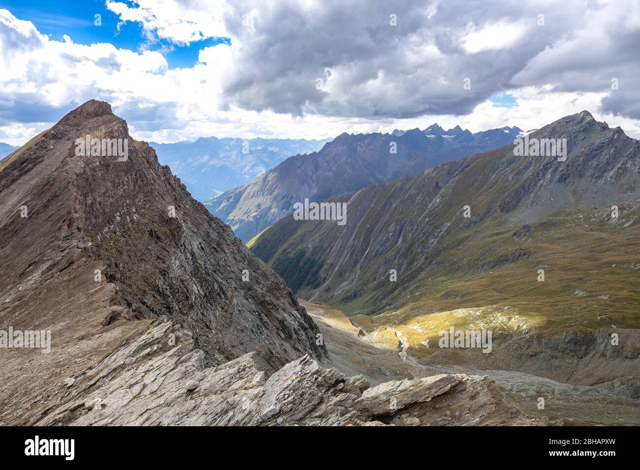 Europe, Autriche, Tyrol, Tyrol de l'est, Hohe Tauern, Kals am Großglockner, vue du Dürrenfeldscharte aux montagnes du Hohe Tauern Banque D'Images