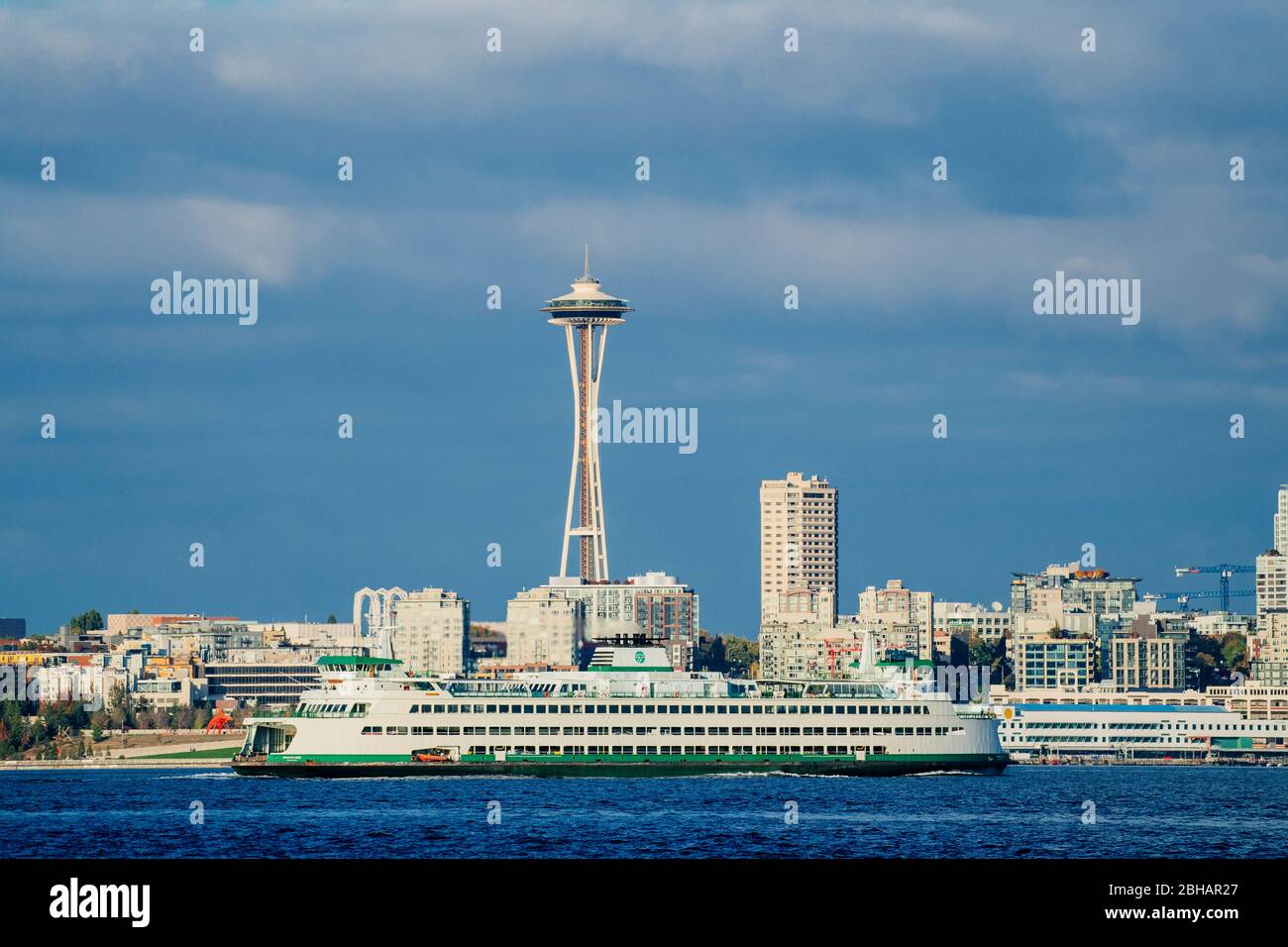 Ville avec bord de mer, Seattle, Washington, États-Unis Banque D'Images