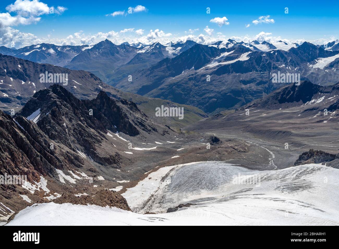 Europe, Autriche, Tyrol, Alpes de l'Ötztal, vent, vue du Fluchtkogel sur le Guslarferner et les sommets des Alpes de l'Ötztal Banque D'Images