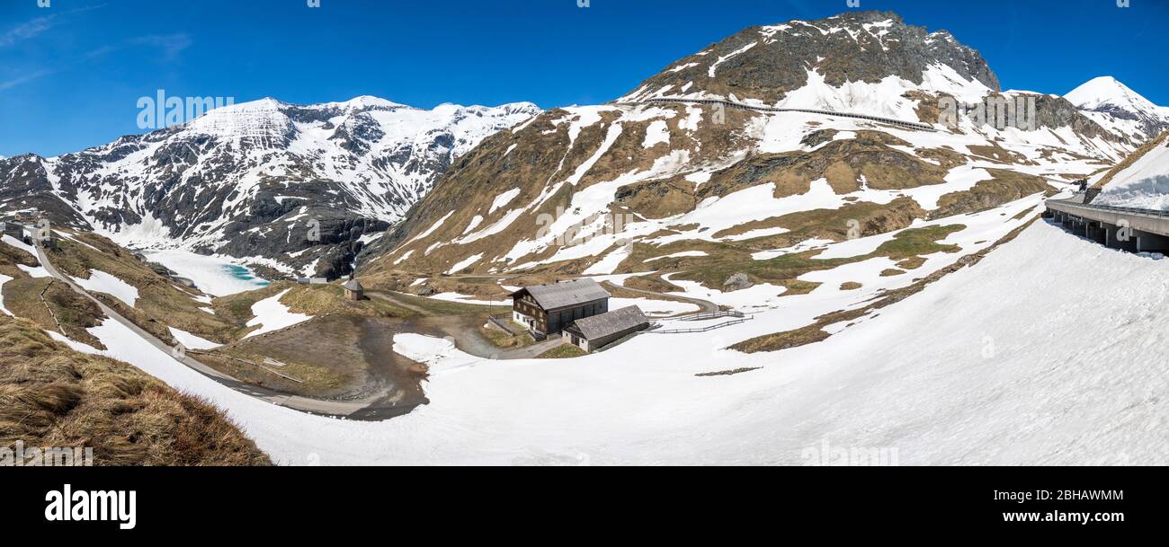 Vue panoramique sur la route alpine de Grossglockner, près du Pasterzenhaus, avec une petite chapelle alpine et le Speicher Margaritzen, le parc national de Hohe Tauern, Grossglockner High Alpine Road, Carinthie, Autriche, Europe Banque D'Images