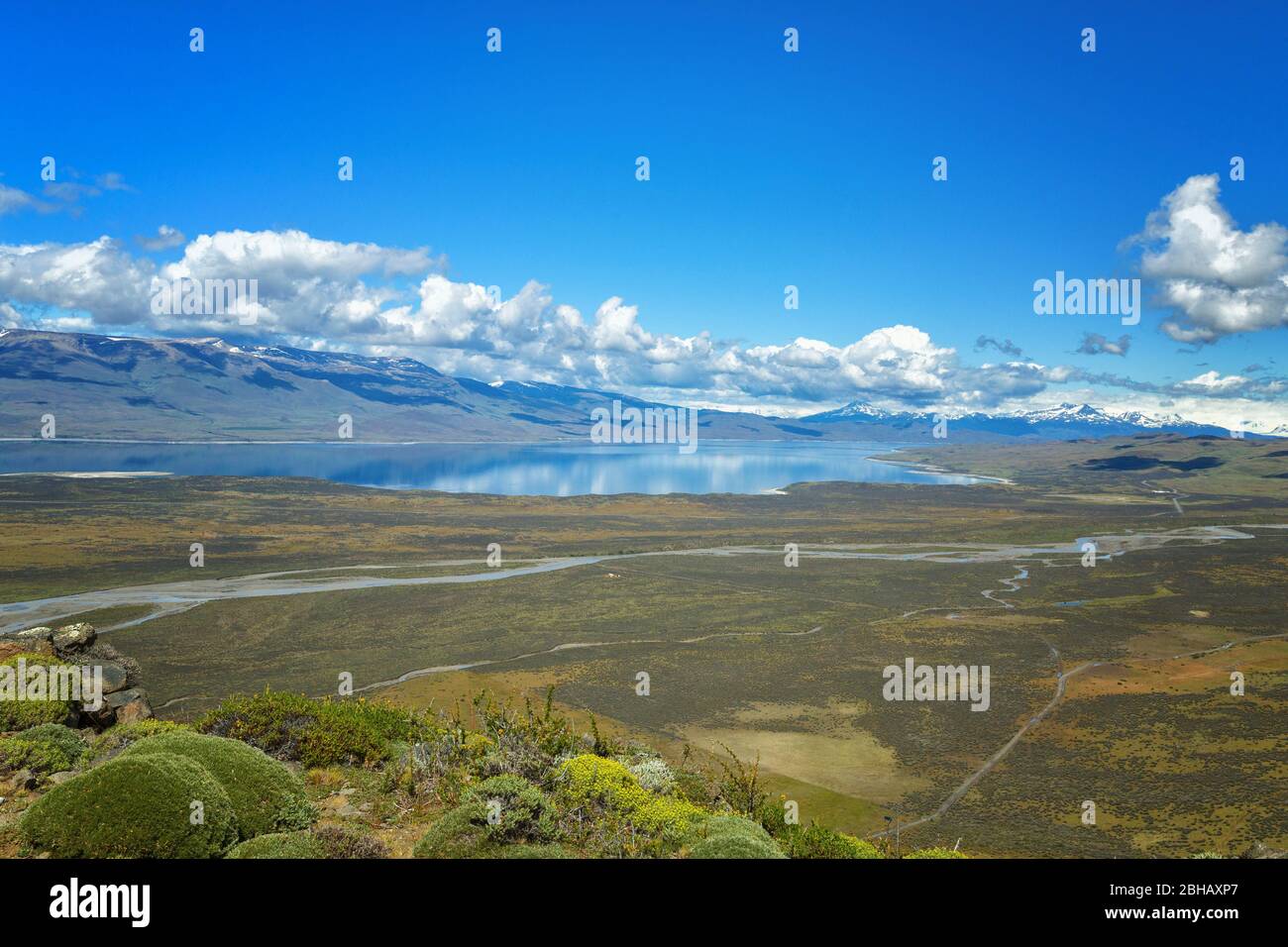 Parc Torres del Paine avec vue sur le lac Sarimento et la rivière China en Patagonie chilienne. Banque D'Images
