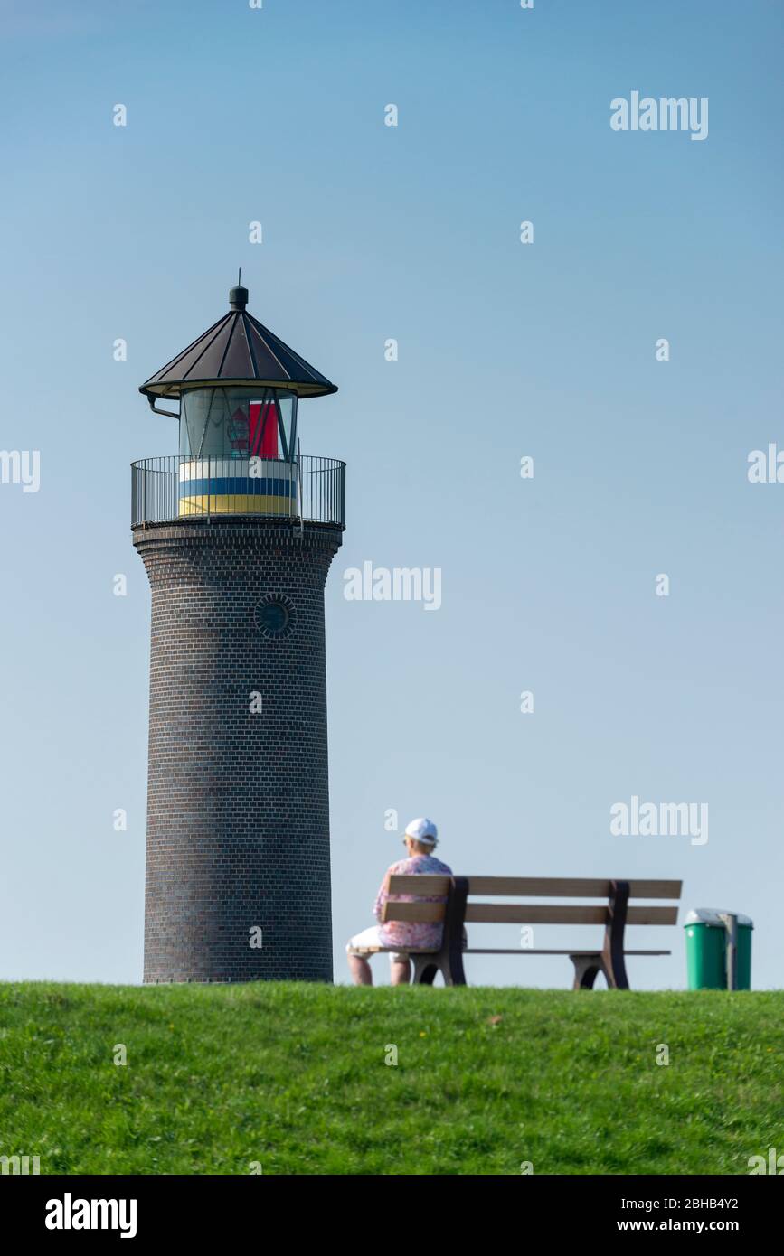 Allemagne, Basse-Saxe, Frise orientale, Juist, le phare "Memmertfeuer" n'a pas de fonction de marque de navigation, il sert de gardien de vue pour les hôtes arrivant dans le port. Banque D'Images