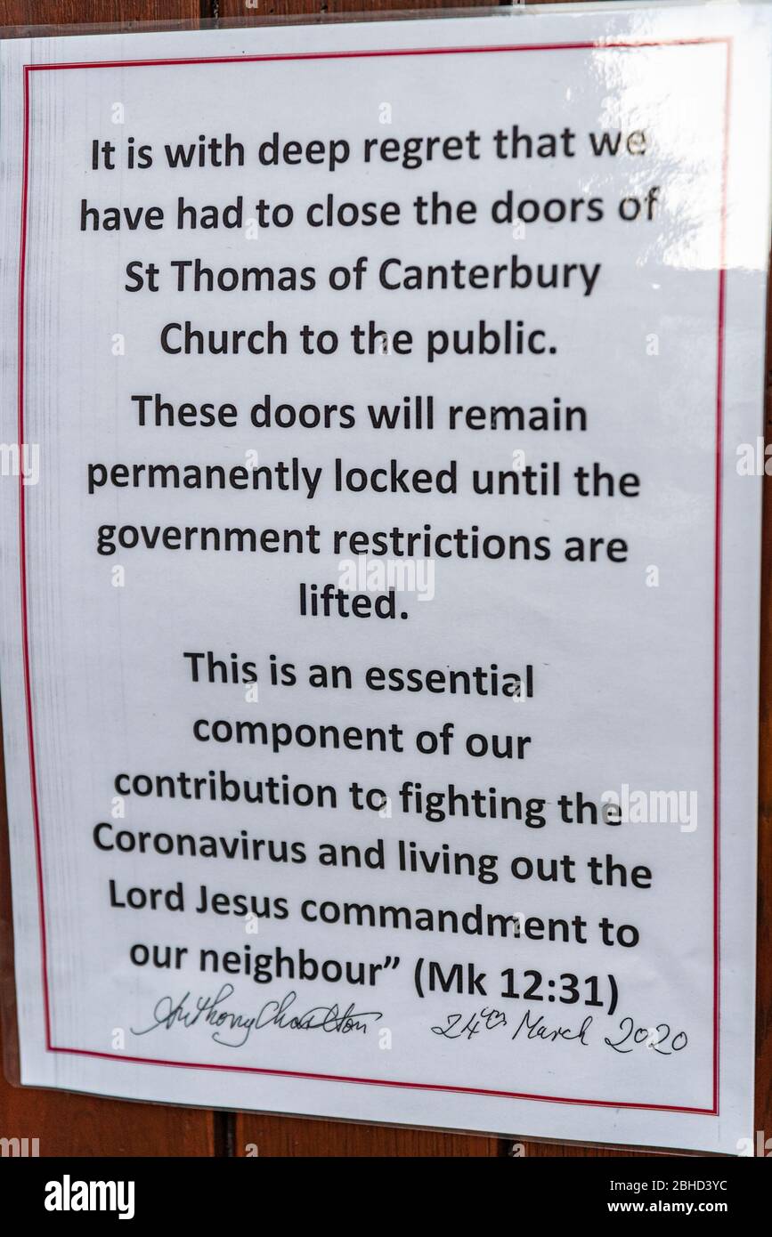 Note de Covid-19 dans l'église St Thomas Canterbury Kent UK Banque D'Images Note de Covid-19 dans l'église St Thomas Canterbury Kent UK Banque D'Images