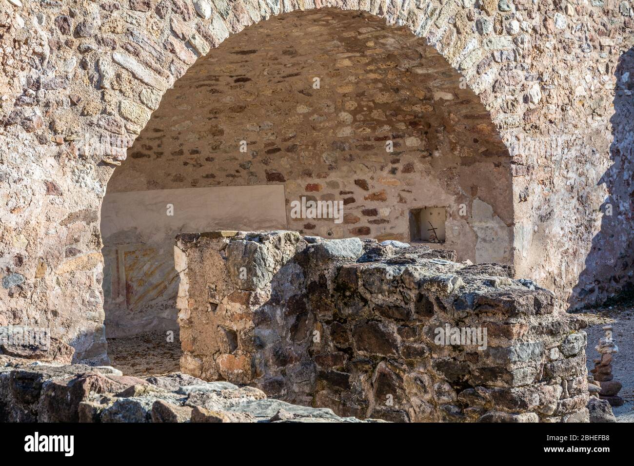 St. Peter ruines Tyrol du Sud le S. Peter ruines à Altenburg est probablement la plus ancienne ruine de l'église tyrolienne, Trentin-Haut-Adige, dans le nord de l'Italie Banque D'Images
