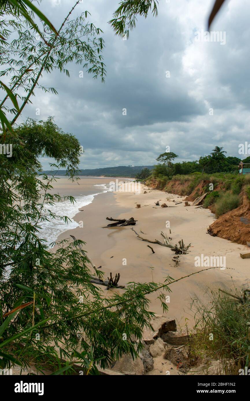 Plage près de Pointe Noire, République démocratique du Congo. Banque D'Images