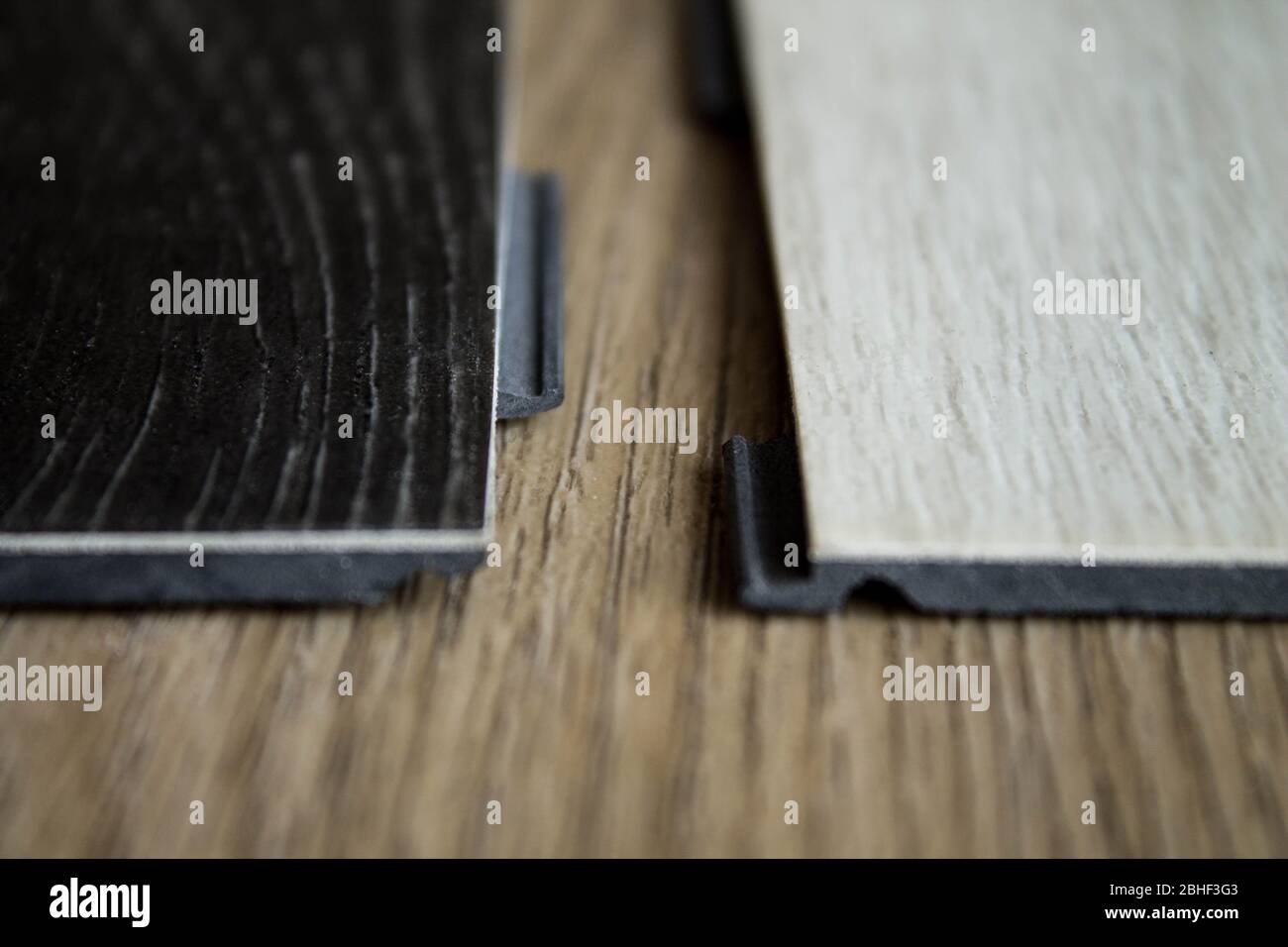 Bandes de vinyle. Revêtement de sol en plastique souple, LVT. Banque D'Images