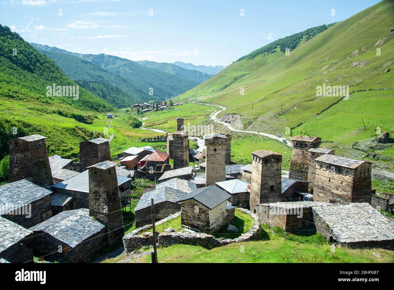 Anciens tours du village d'Ushguli - Upper Svaneti, Géorgie Banque D'Images